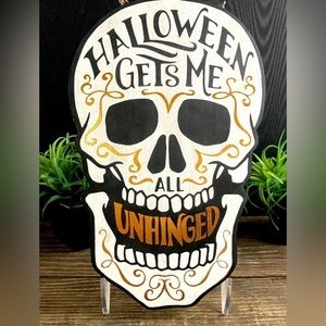 Halloween Hanging Skull Wall Sign